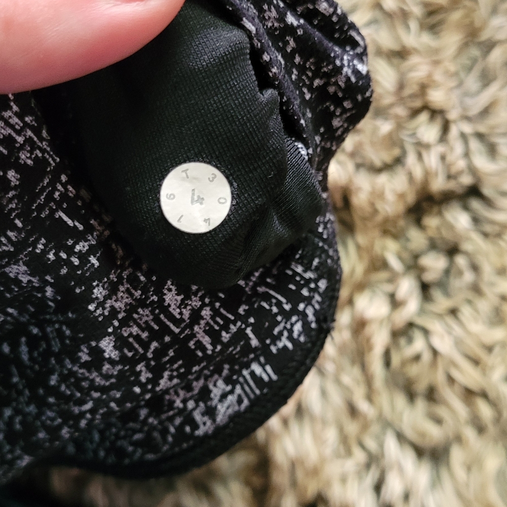 Lululemon Athletica Black and Gray Patterned Leggings